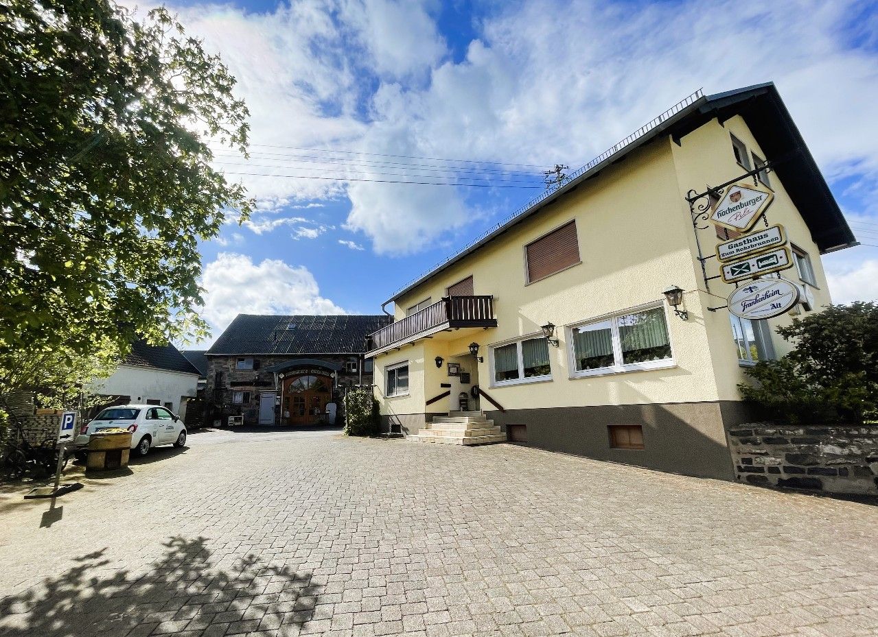 Gemütliches Gasthaus mit Scheune im Westerwald zu verkaufen.
