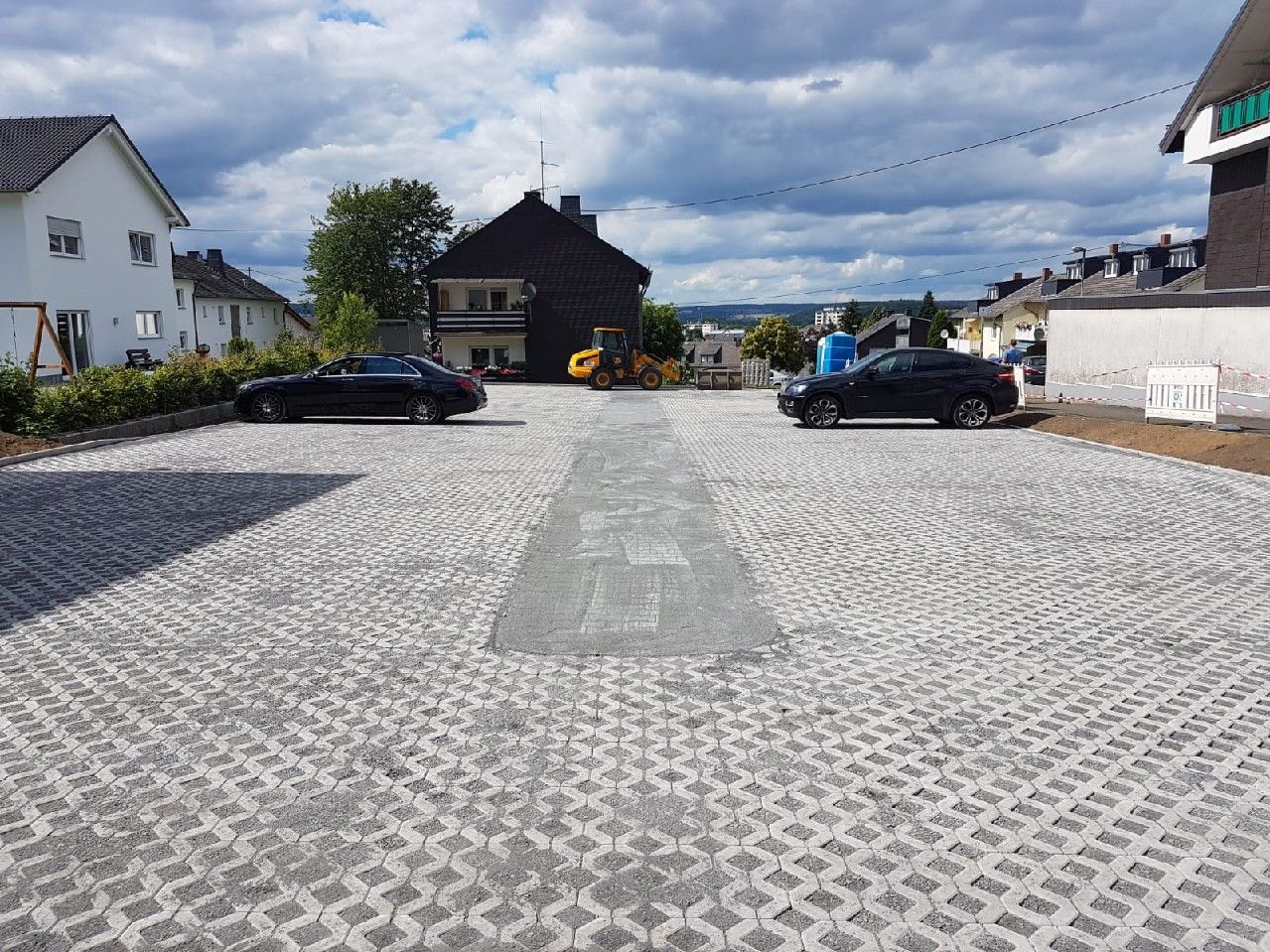 Stellplätze für PKW´s und Wohnmobile zu vermieten! Auch als Mitfahrerparkplatz geeignet!