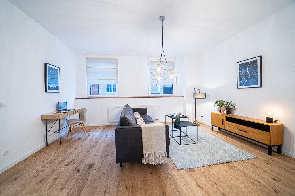 Frisch sanierte und stilvolle Wohnung mit Loggia zu vermieten. Verfügbar ab 01.04.!