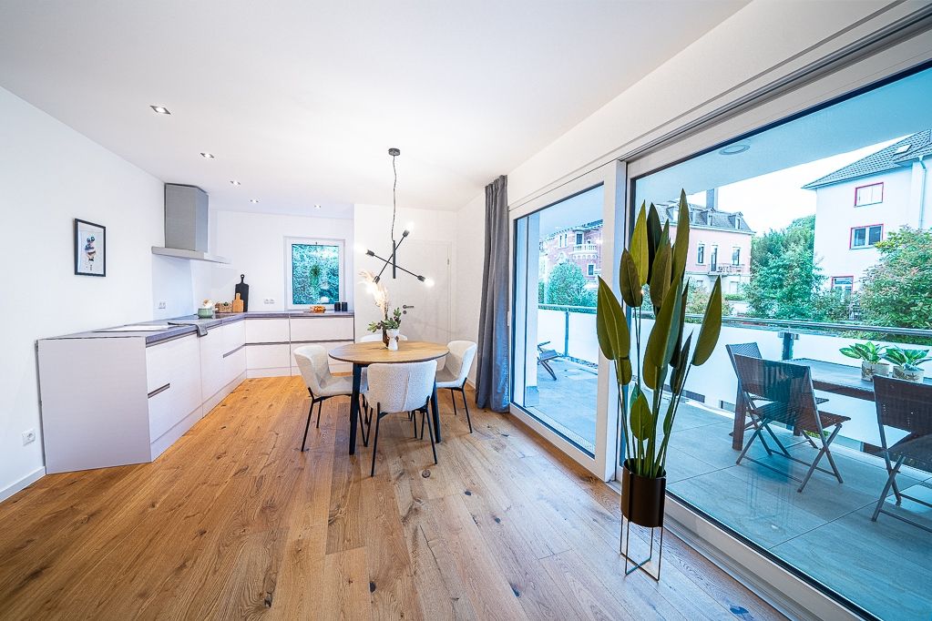 Neuwertige Traumwohnung mit Balkon und Aufzug in der südlichen Vorstadt von Koblenz. Frei ab 11/2025