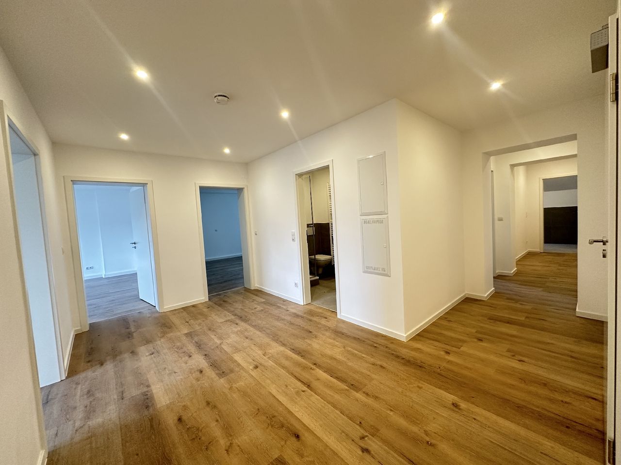 Sanierte 4-Zimmer-Wohnung zur Miete in Koblenz Südliche Vorstadt  ideal für Familien!
Mit Balkon!