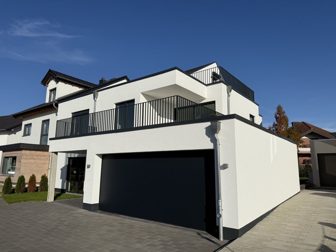 Exklusives Einfamilienhaus mit großzügiger Terrasse, Garten & Doppelgarage in Neuwied Heimbach-Weis