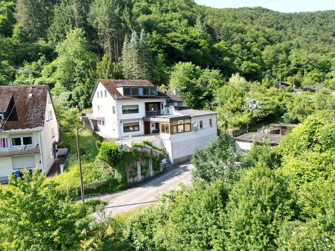 Attraktives Renditeobjekt in Boppard.Ehem.Gaststätte mit mehreren Wohneinheiten! 
Sofort verfügbar!