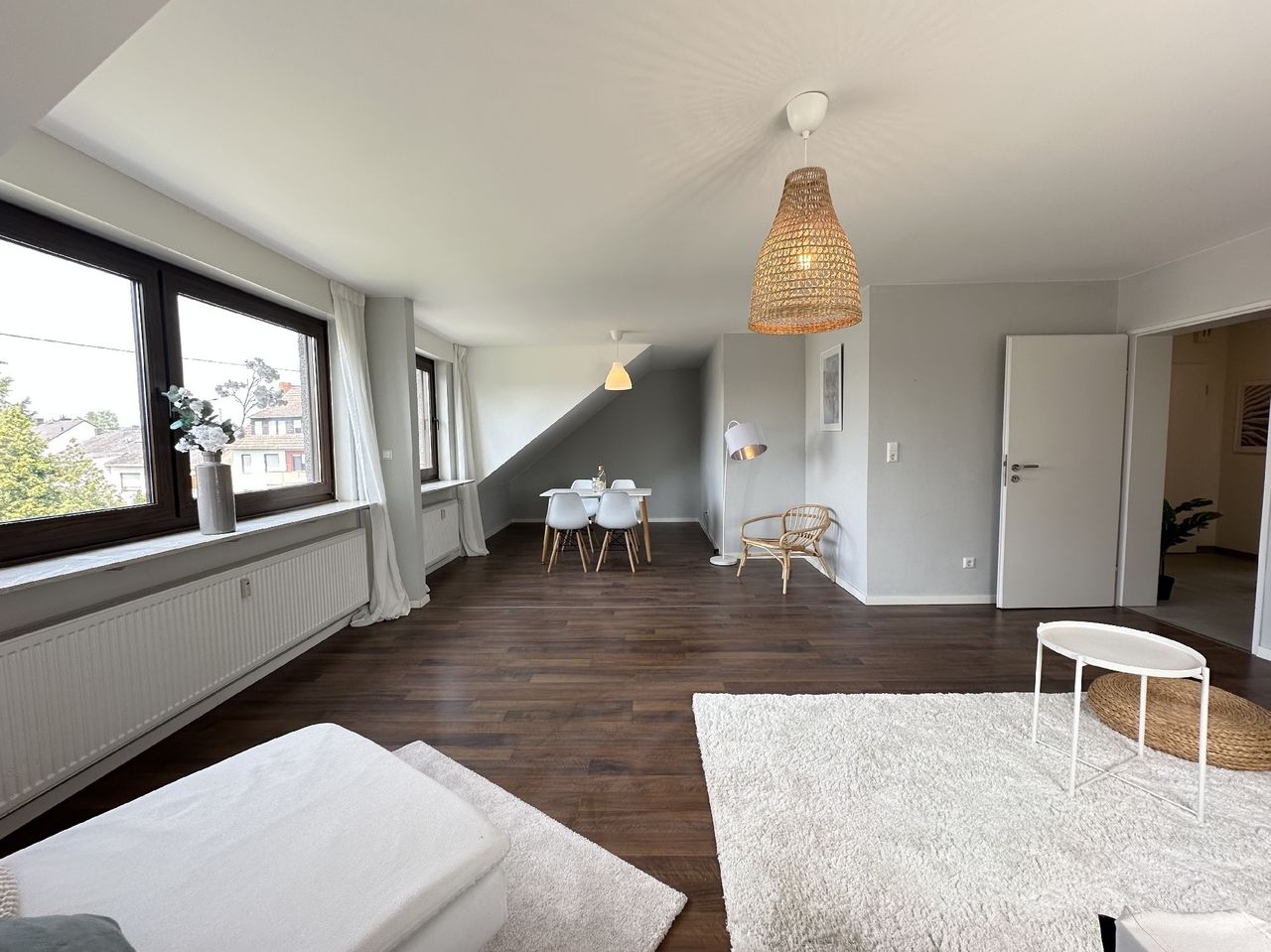 Lichtdurchflutete Dachgeschosswohnung mit Balkon in Koblenz-Kesselheim zu verkaufen!
Absofort!