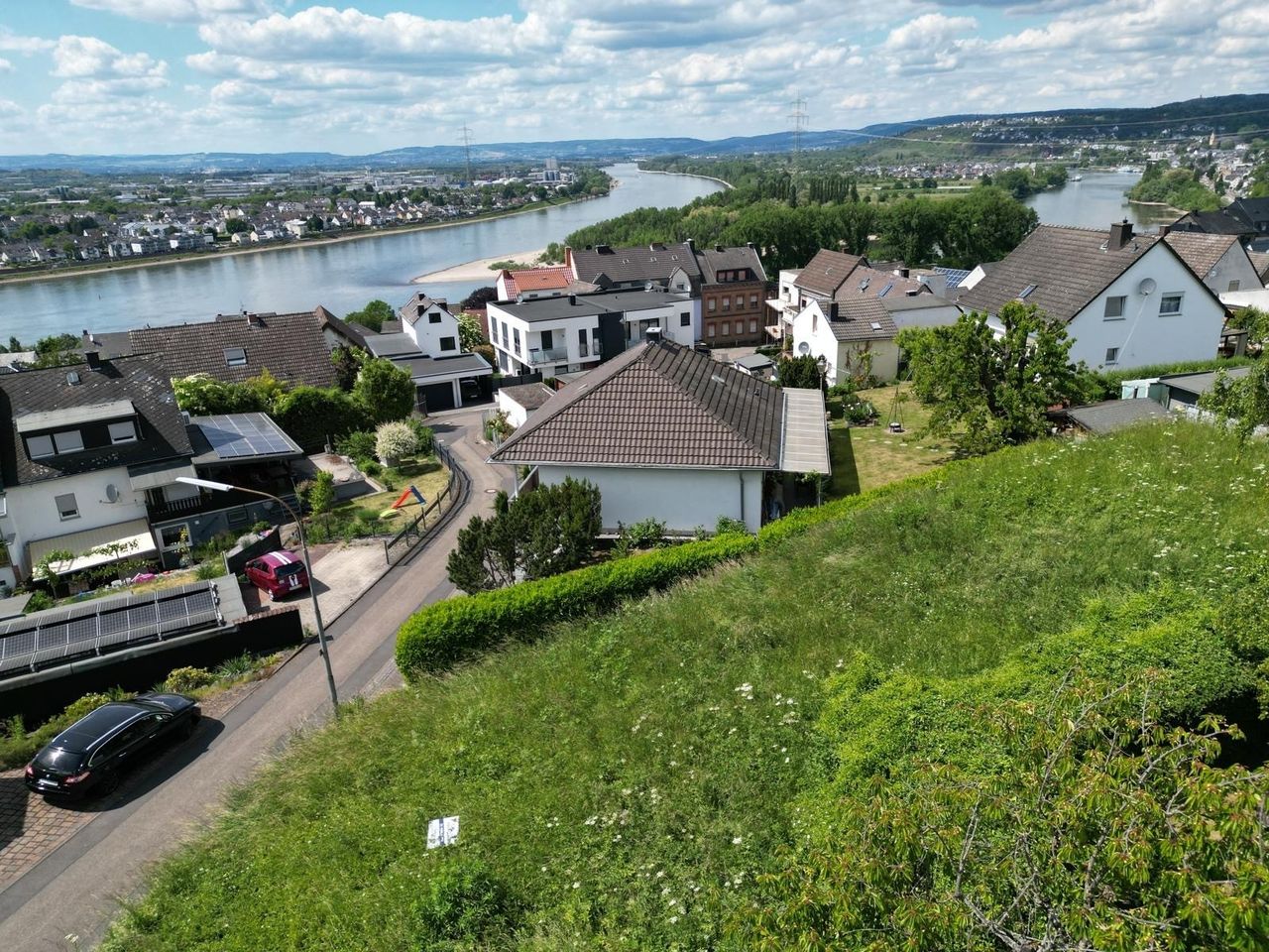 Sonniges Baugrundstück in Urbar zum Kauf!
Voll erschlossen!