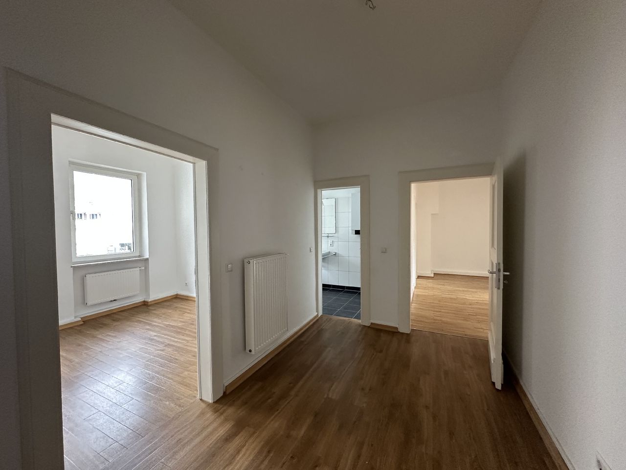 Charmante 4-Zimmer-Wohnung inkl. Einbauküche im Zentrum von Koblenz zur Miete!
Frei ab sofort!